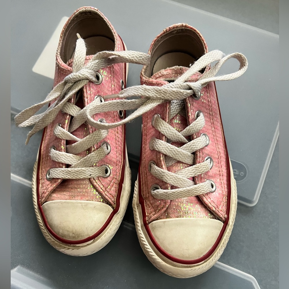 Pink shimmer converse